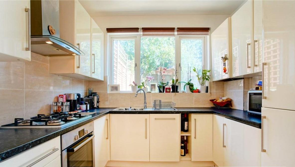 Abercorn Road, London, Mill Hill East, NW7 1JH, 3 bedroom Flat